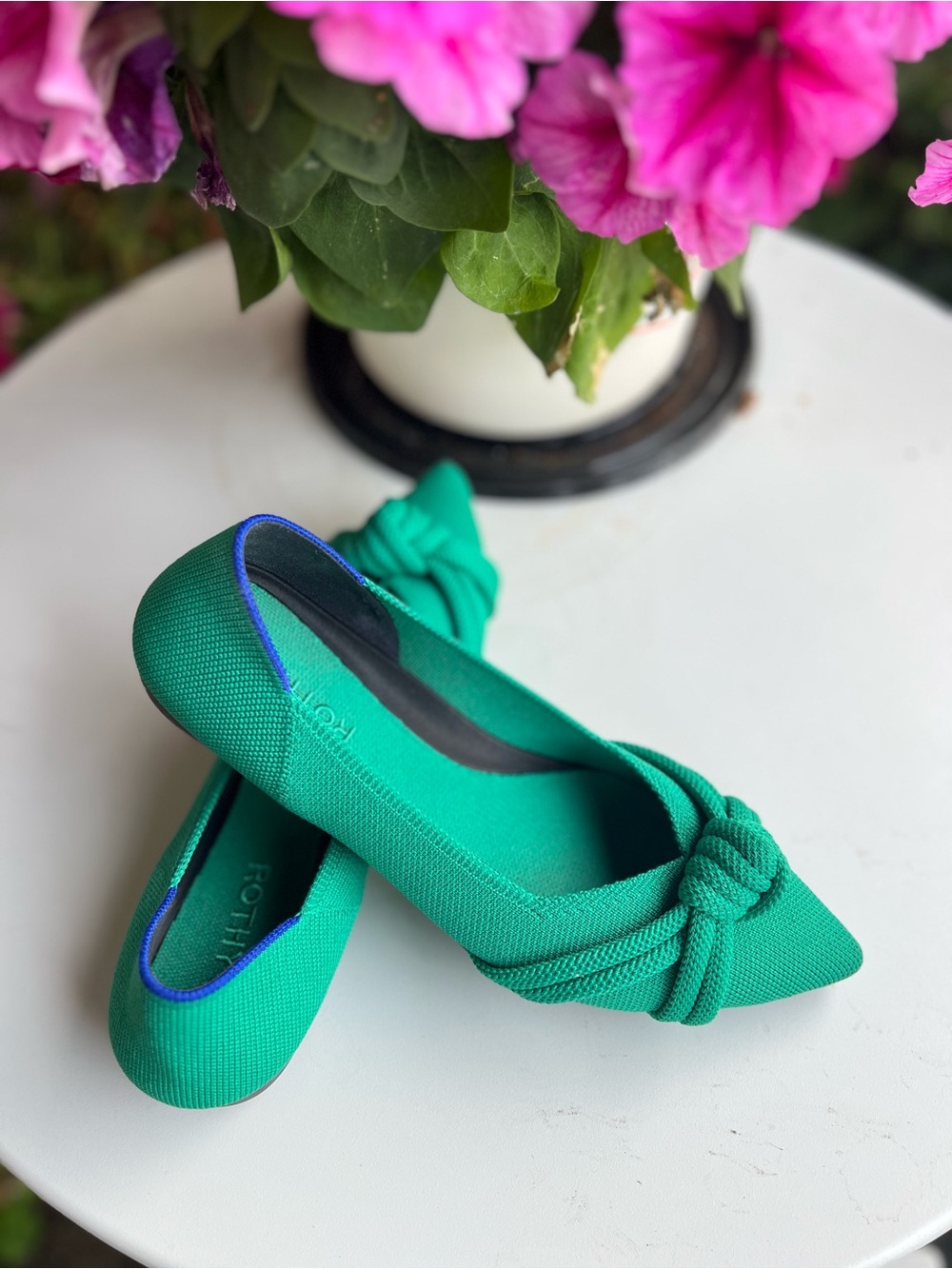 Rothy's The Knot Point II 
Flats in Emerald Green Size 8 - Picture 4 of 4
